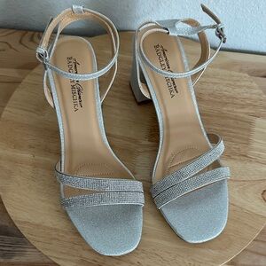 American Glamour Badgley Mischka Womens Leva Heeled Sandals new 8.5M